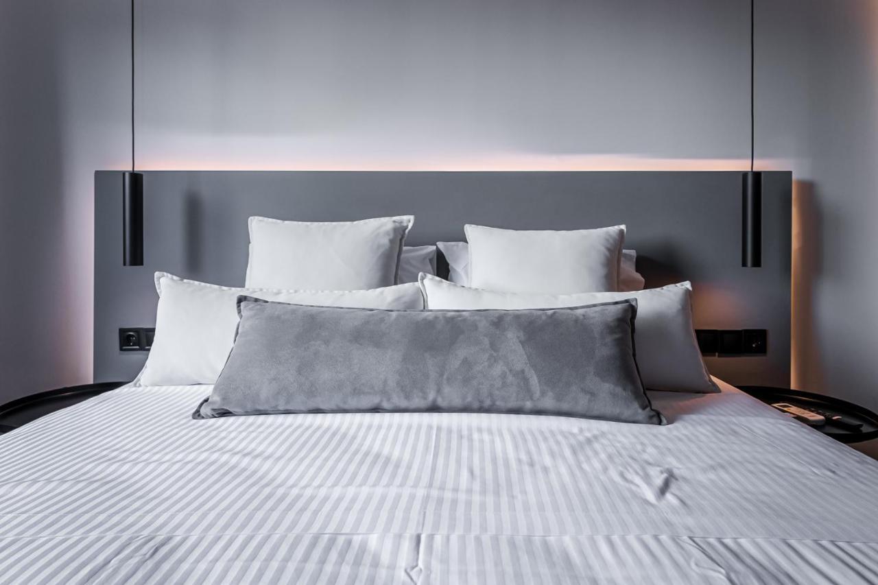 Furla Suites Athens Atenas Exterior foto
